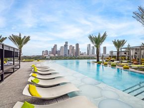 1711 Allen Parkway 1905, Houston TX 77019