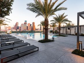 1711 Allen Parkway 1905, Houston TX 77019