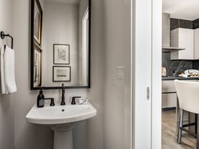 1711 Allen Parkway 1905, Houston TX 77019