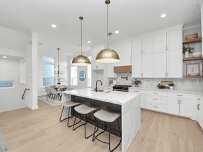 925 Fisher Street E, Houston TX 77018