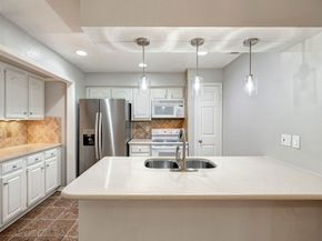 7350 Kirby 24, Houston TX 77030