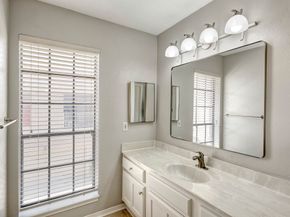 7350 Kirby 24, Houston TX 77030