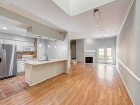 7350 Kirby 24, Houston TX 77030