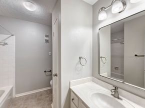 7350 Kirby 24, Houston TX 77030