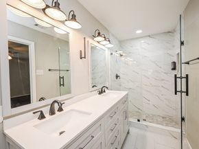 6555 Grovewood Lane, Houston TX 77008