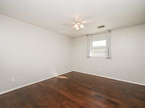 6555 Grovewood Lane, Houston TX 77008