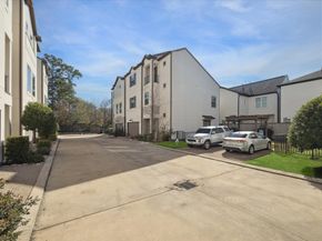 10926 Brookeshire Chase Lane, Houston TX 77043