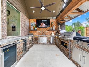 2038 Graystone Hills Drive, Conroe TX 77304