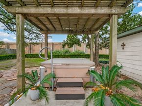 206 Briar Hill Drive, Houston TX 77042