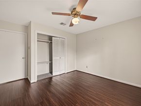 206 Briar Hill Drive, Houston TX 77042