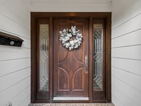 206 Briar Hill Drive, Houston TX 77042