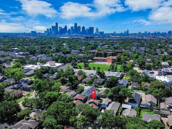 1114 W Cottage Street, Houston TX 77009