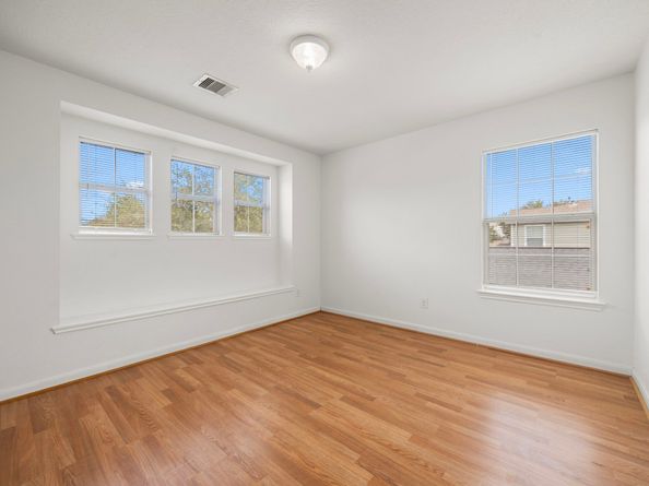 2722 Skyview Downs Drive, Houston TX 77047
