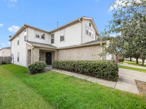 2722 Skyview Downs Drive, Houston TX 77047