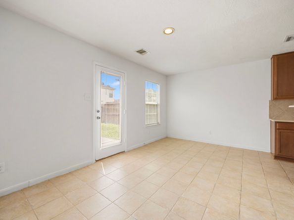 2722 Skyview Downs Drive, Houston TX 77047