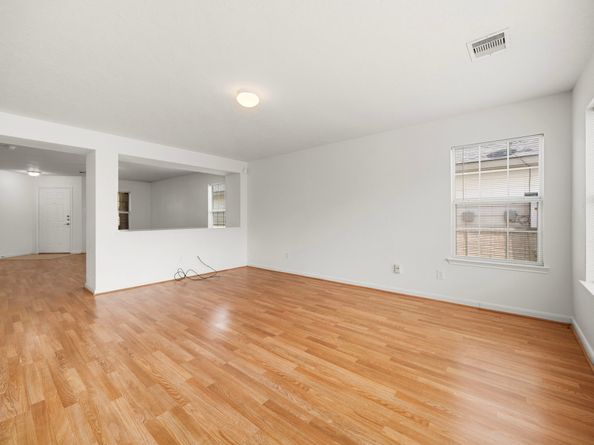 2722 Skyview Downs Drive, Houston TX 77047