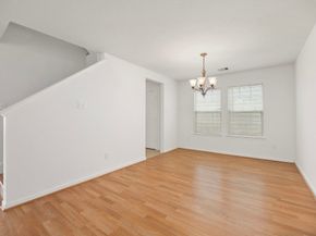 2722 Skyview Downs Drive, Houston TX 77047