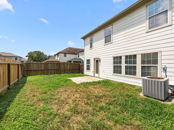 2722 Skyview Downs Drive, Houston TX 77047