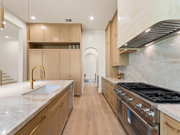 203 E 24th Street, Houston TX 77008