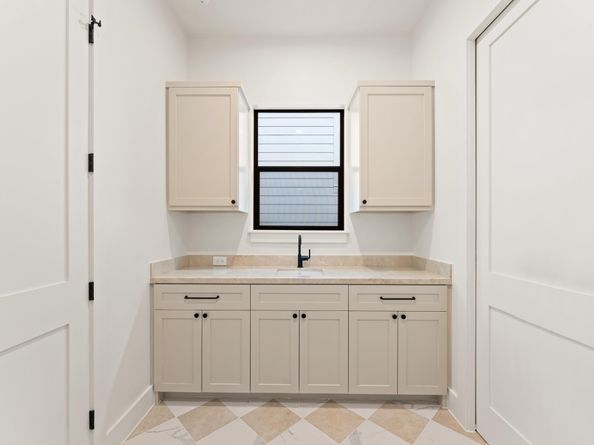 203 E 24th Street, Houston TX 77008