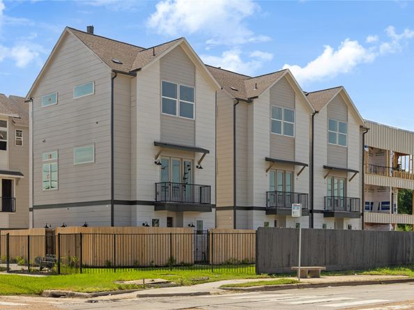 2810 Mills Street, Houston TX 77026