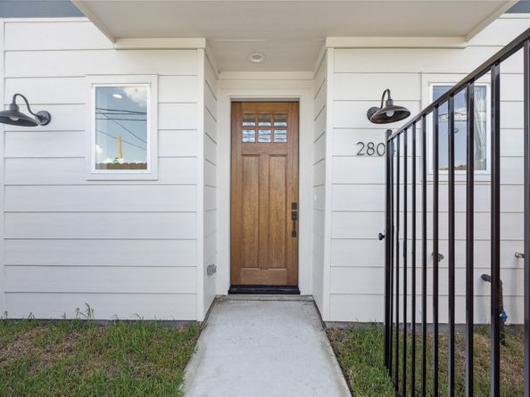 2810 Mills Street, Houston TX 77026