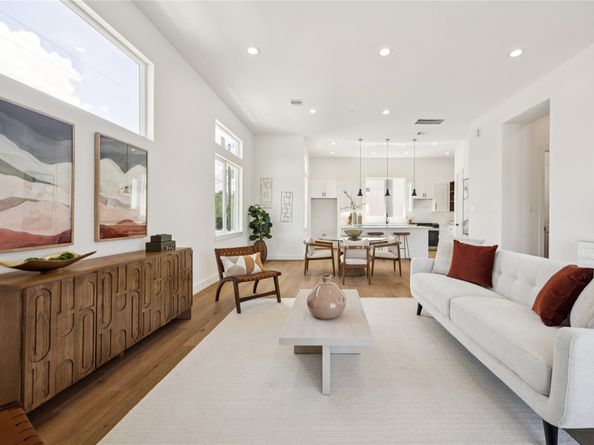 2810 Mills Street, Houston TX 77026