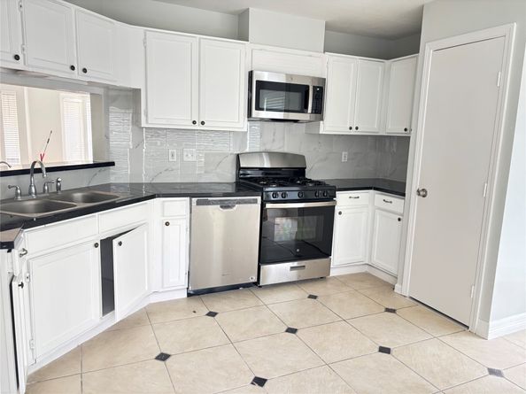 15526 Barbarossa Drive, Houston TX 77083