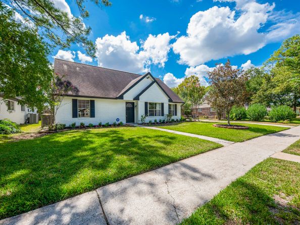 12507 Whittington Drive, Houston TX 77077