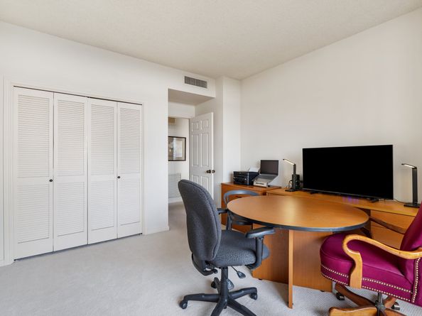 14 Greenway Plaza 14O, Houston TX 77046