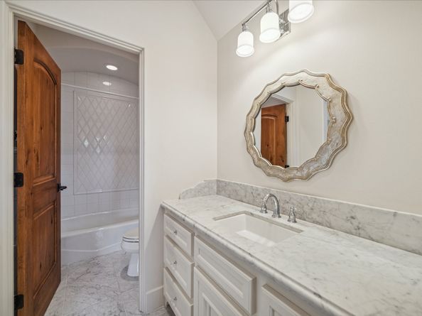 1006 River Glynn Drive, Hunters Creek Village TX 77063