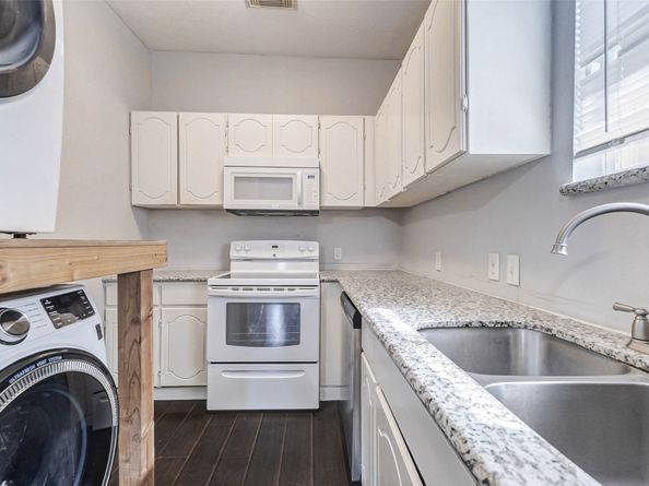 1606 Ruthven Street, Houston TX 77019