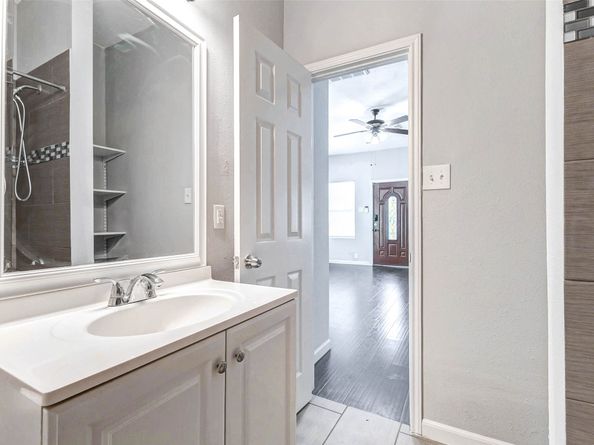 1606 Ruthven Street, Houston TX 77019
