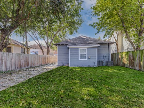 1606 Ruthven Street, Houston TX 77019