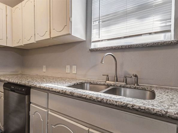 1606 Ruthven Street, Houston TX 77019