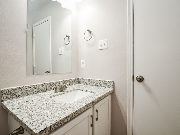 11659 Evesborough Drive, Houston TX 77099