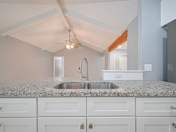 10659 Hazelhurst Drive, Houston TX 77043