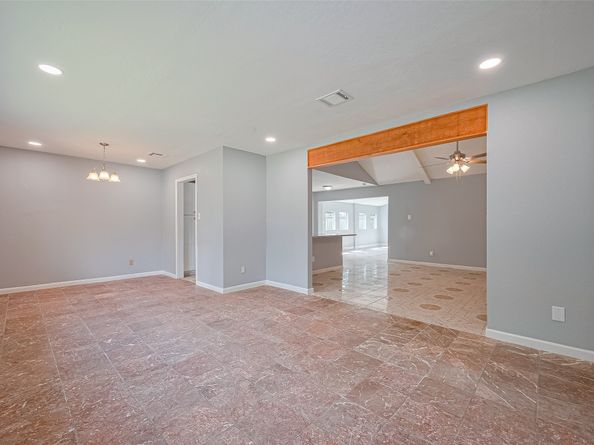 10659 Hazelhurst Drive, Houston TX 77043