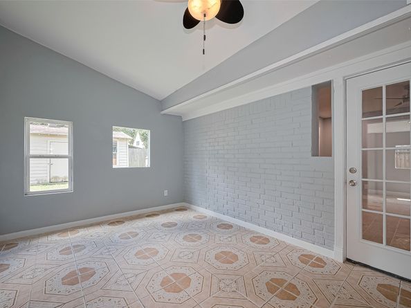 10659 Hazelhurst Drive, Houston TX 77043