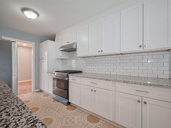 10659 Hazelhurst Drive, Houston TX 77043