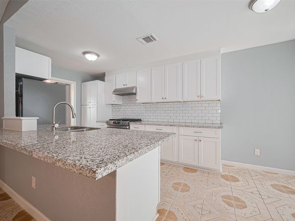 10659 Hazelhurst Drive, Houston TX 77043