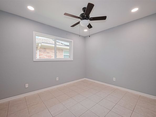 10659 Hazelhurst Drive, Houston TX 77043