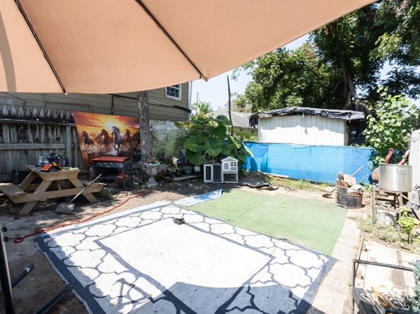 7037 Avenue L, Houston TX 77011