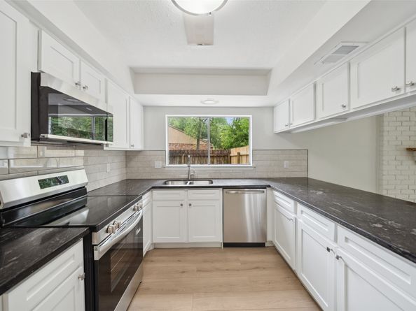 90 Crystal Lake Lane, The Woodlands TX 77380