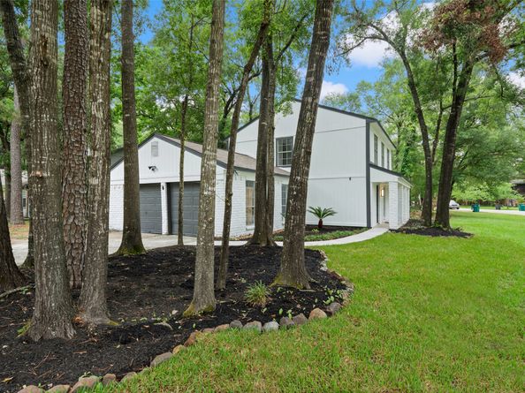 90 Crystal Lake Lane, The Woodlands TX 77380