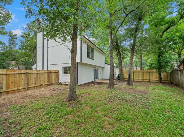 90 Crystal Lake Lane, The Woodlands TX 77380