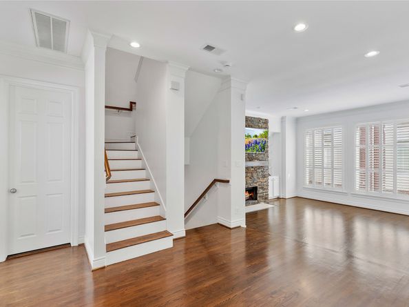 1908 Greenwich Place Drive, Houston TX 77019
