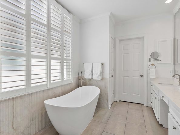 1908 Greenwich Place Drive, Houston TX 77019