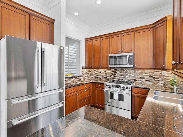 1908 Greenwich Place Drive, Houston TX 77019