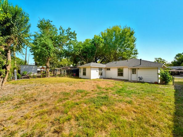 61 Trenwood Lane, Houston TX 77022